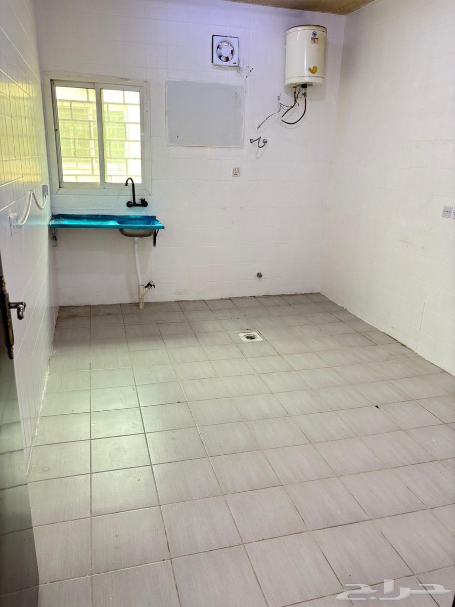 شقة 4 غرف في الرمال 8