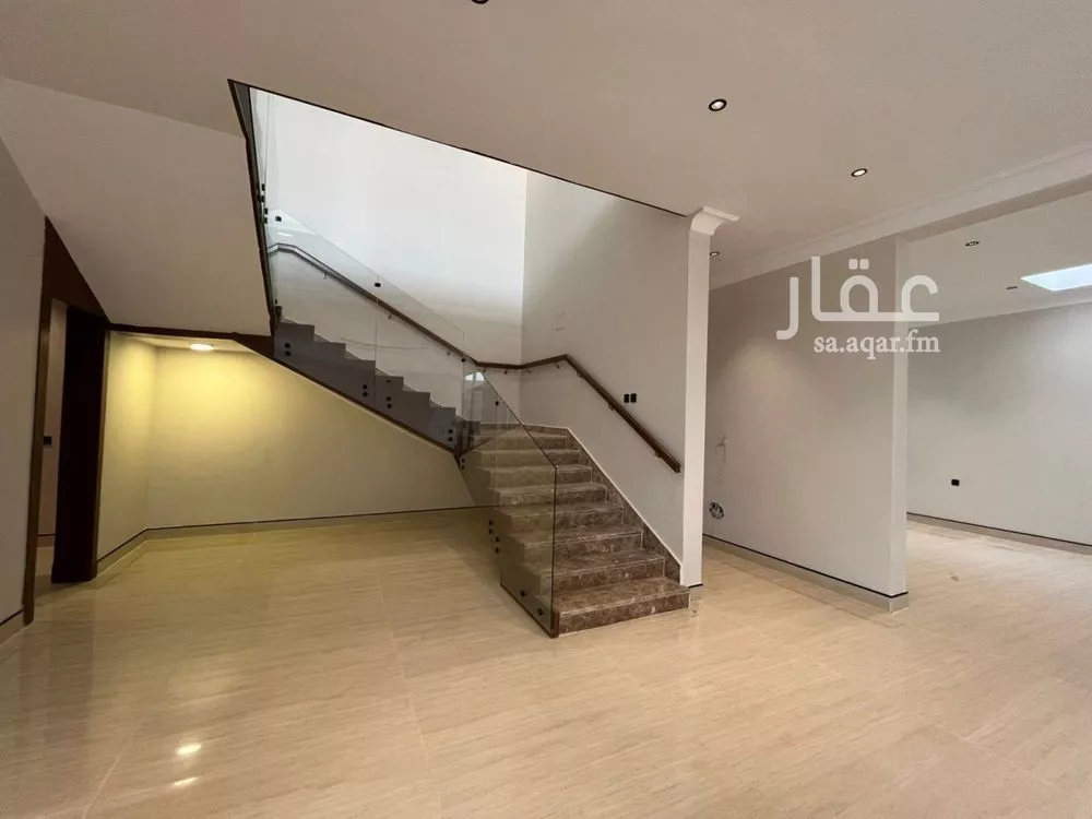 5 bedroom villa in Al Mahdiyyah 9