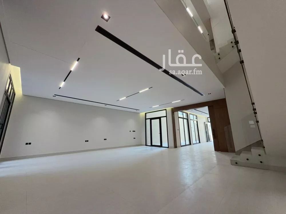 5 bedroom villa in Al Narjis 5