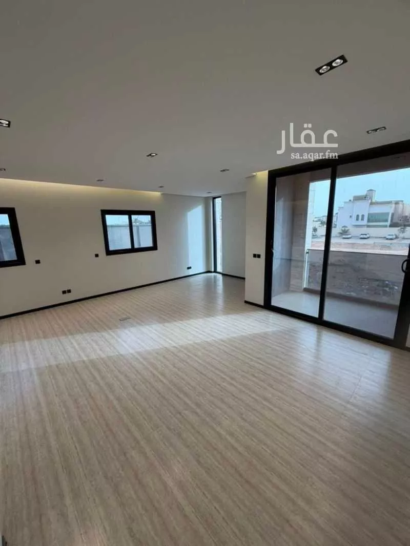 دور 4 غرف في الملك عبدالله 6