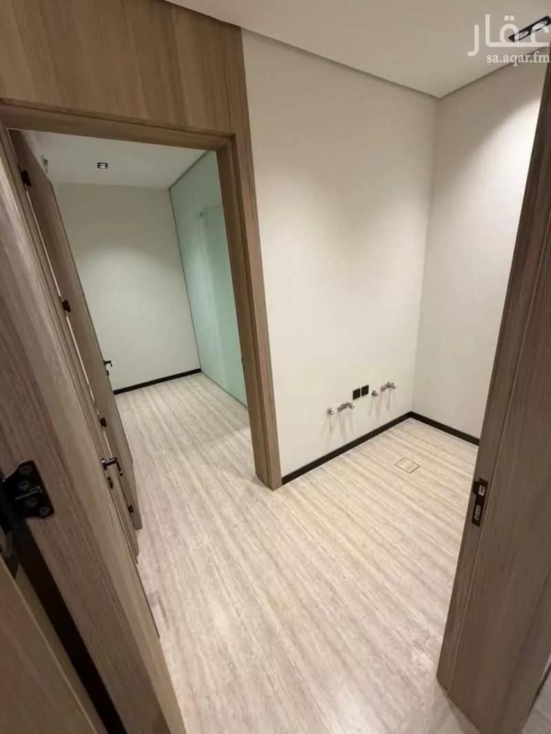 دور 4 غرف في الملك عبدالله 10