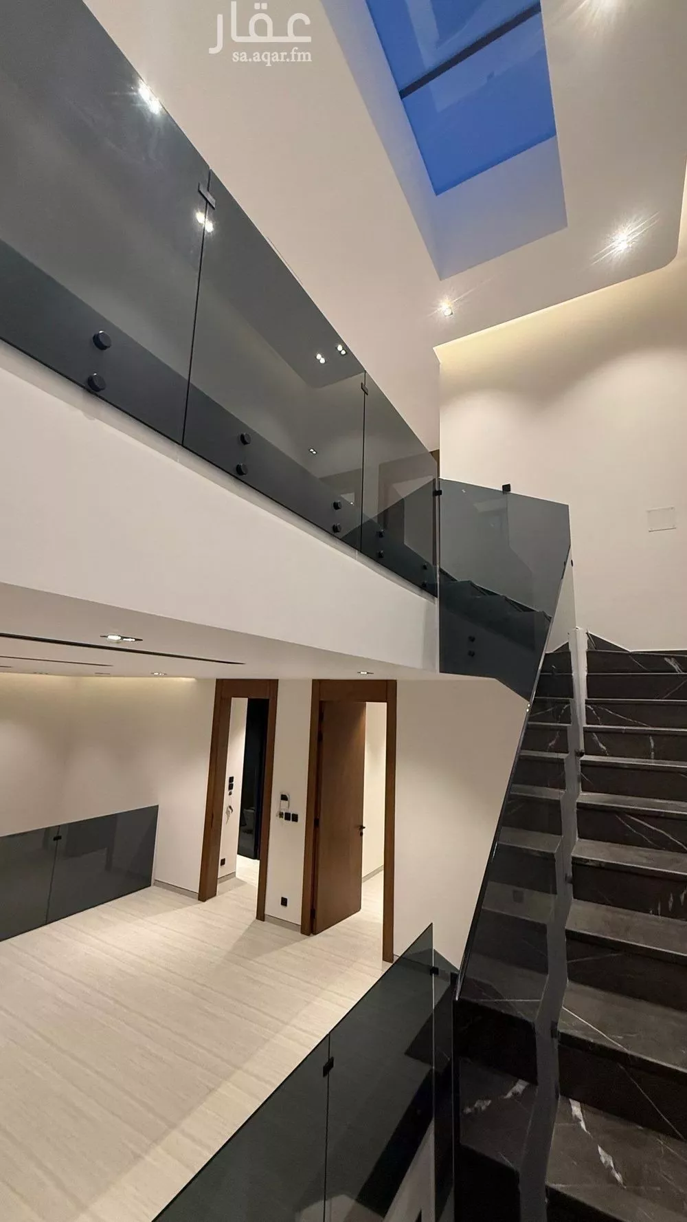 فيلا 5 غرف في العارض 6