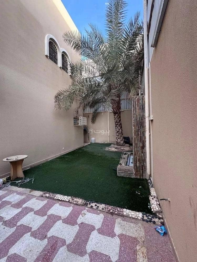 4 bedroom villa in Shubra, Riyadh 3