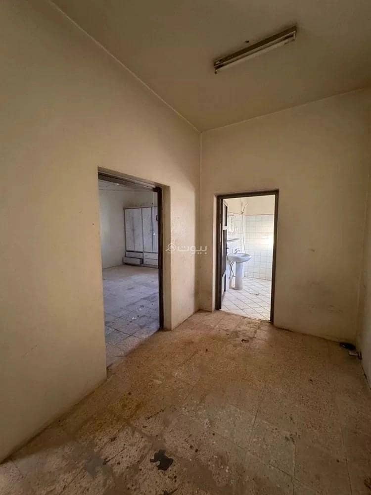 4 bedroom villa in Shubra, Riyadh 6
