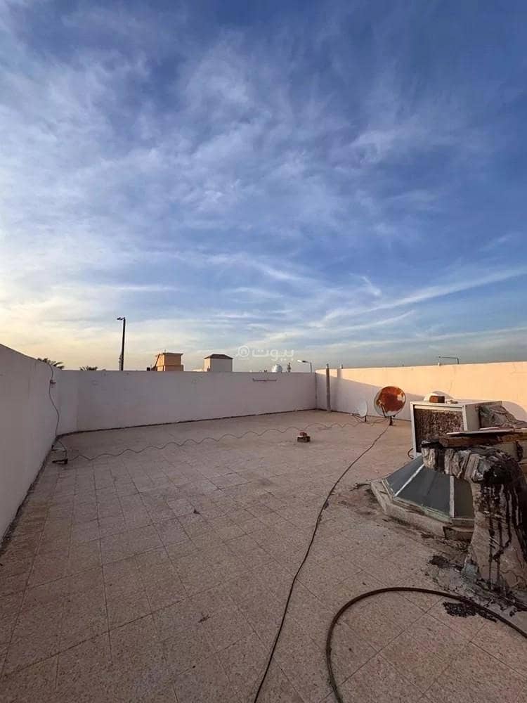 4 bedroom villa in Shubra, Riyadh 16