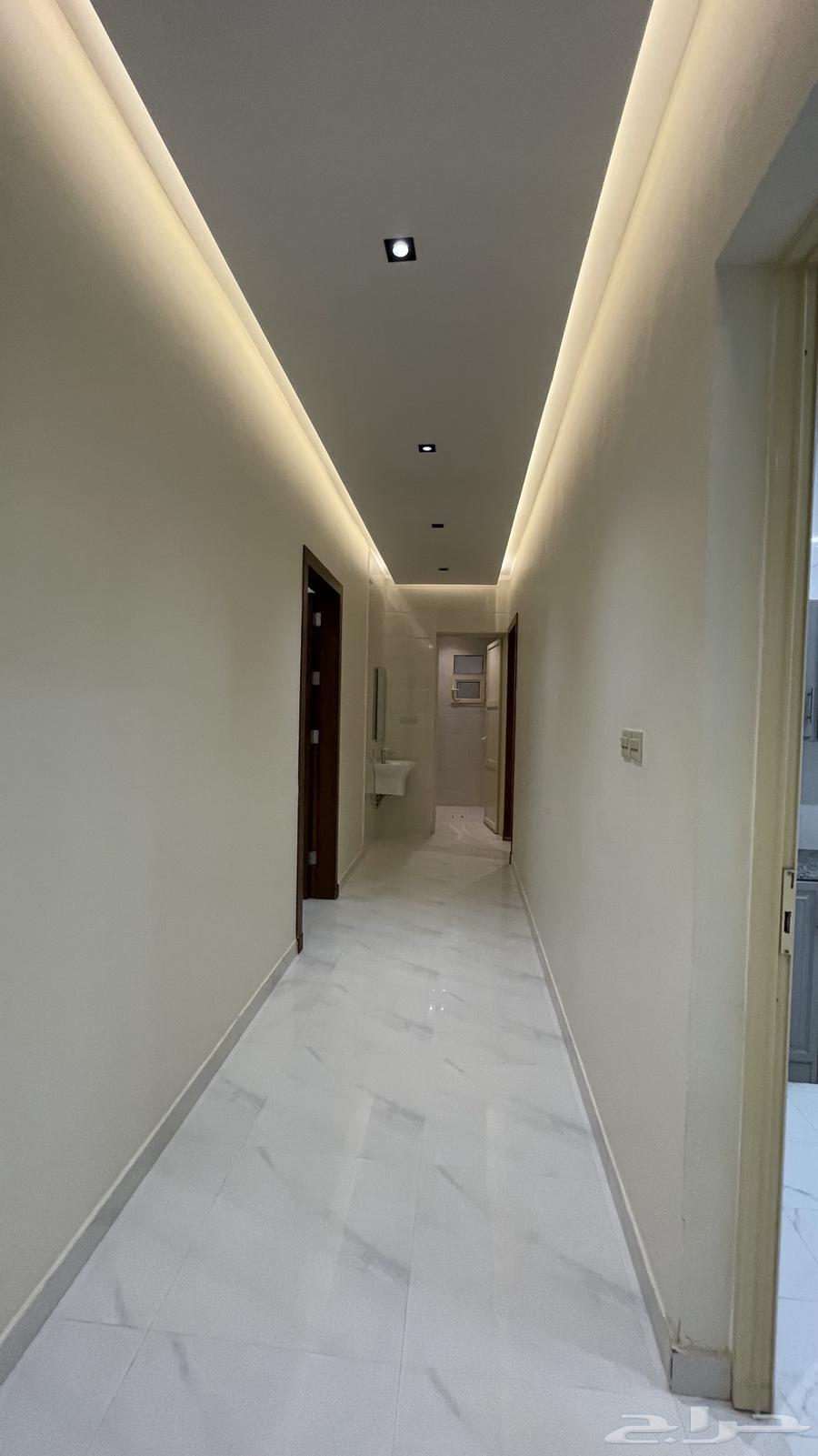 شقة 5 غرف في العريجاء الغربية 8