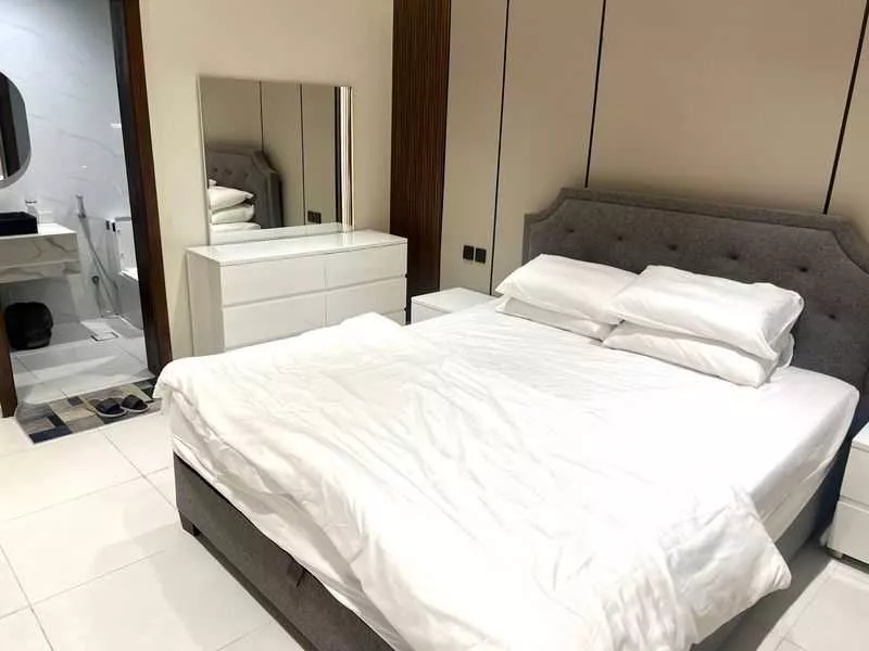 شقة 3 غرف في النعيم 8