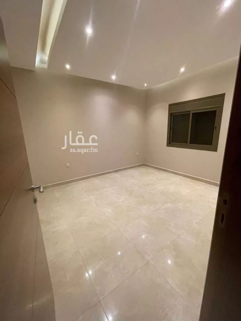 عمارة 945 م² في الروضة 3