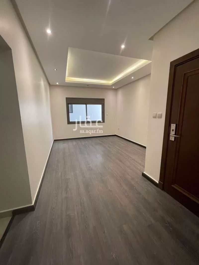 عمارة 945 م² في الروضة 5