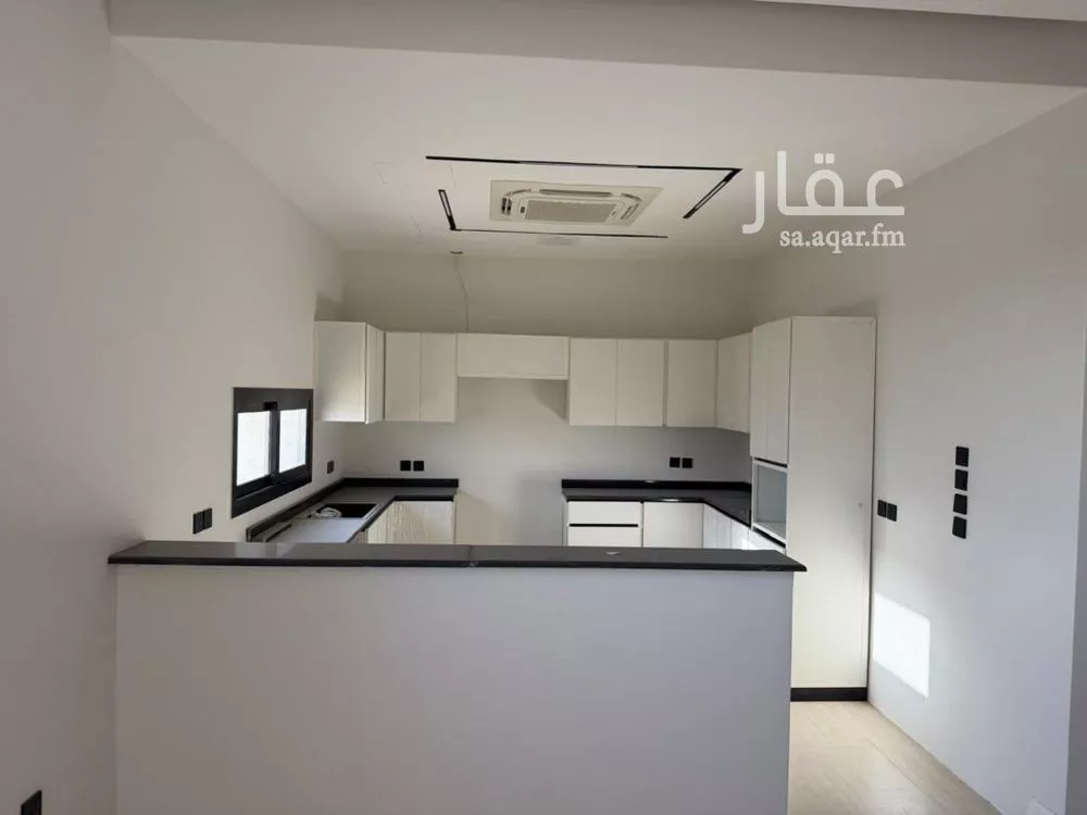 فيلا 4 غرف في العارض 5