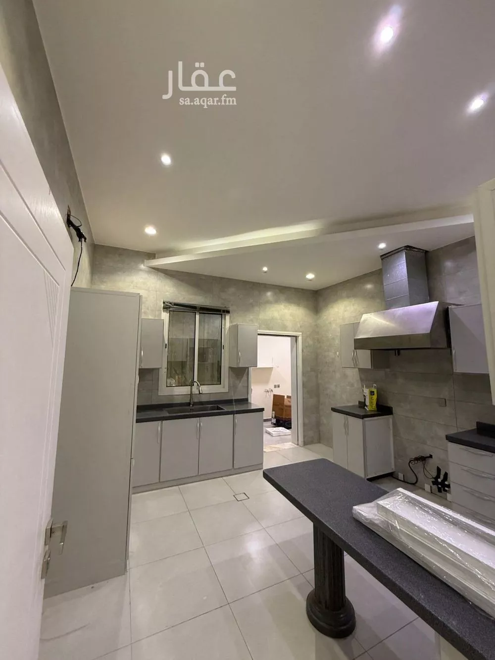 فيلا 4 غرف في العارض 2