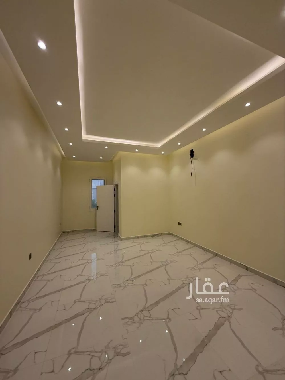 فيلا 4 غرف في العارض 12