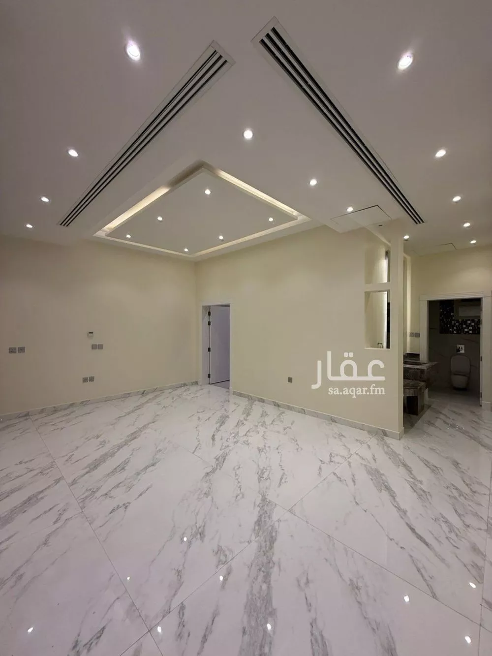 فيلا 4 غرف في العارض 13