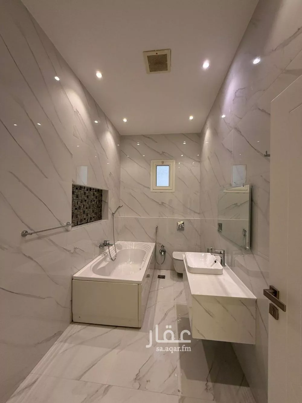 فيلا 4 غرف في العارض 14