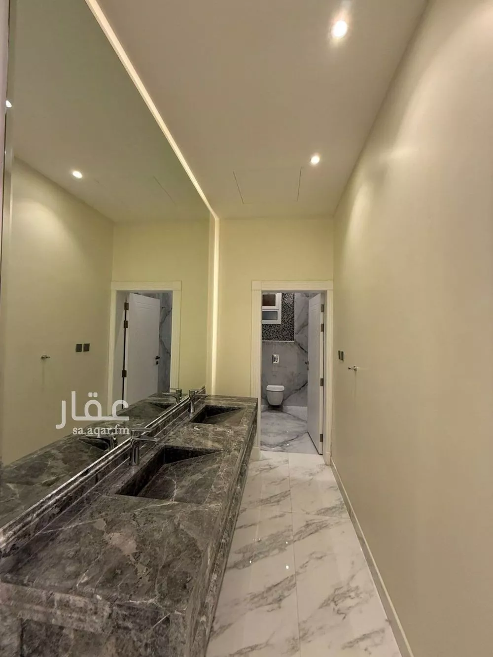 فيلا 4 غرف في العارض 3