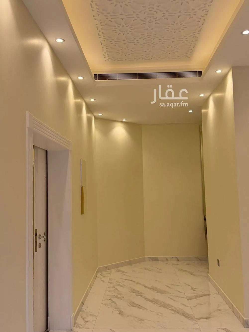 فيلا 4 غرف في العارض 4