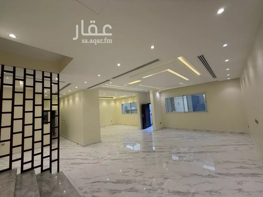 فيلا 4 غرف في العارض 9