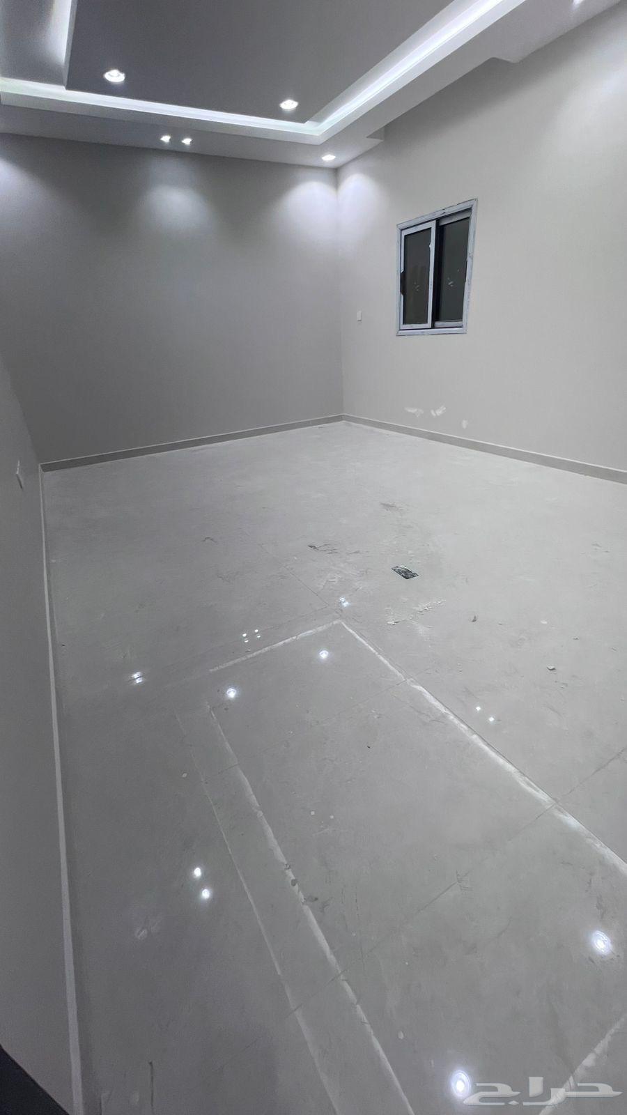 شقة 5 غرف في ضاحية الملك فهد 2