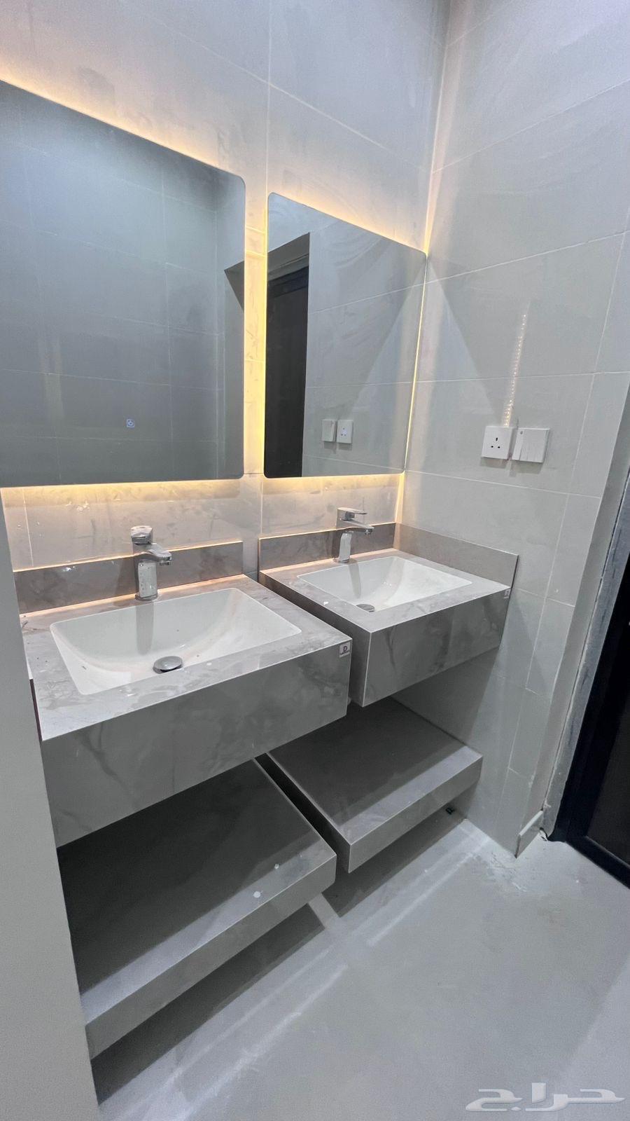 شقة 5 غرف في ضاحية الملك فهد 7