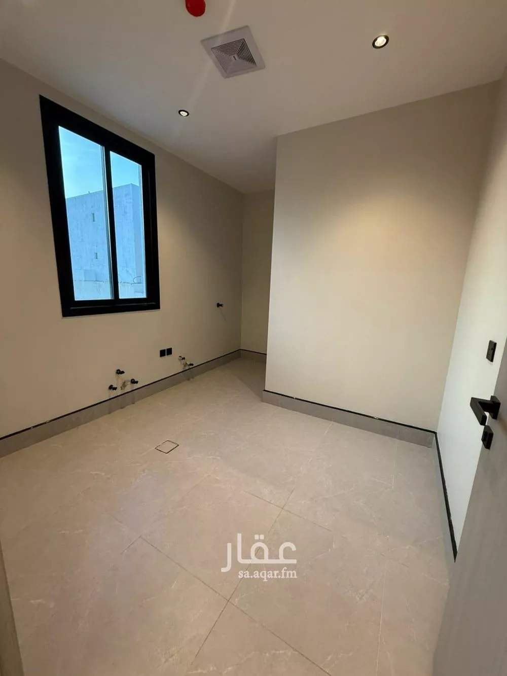4 bedroom apartment in Dhahrat Laban 11