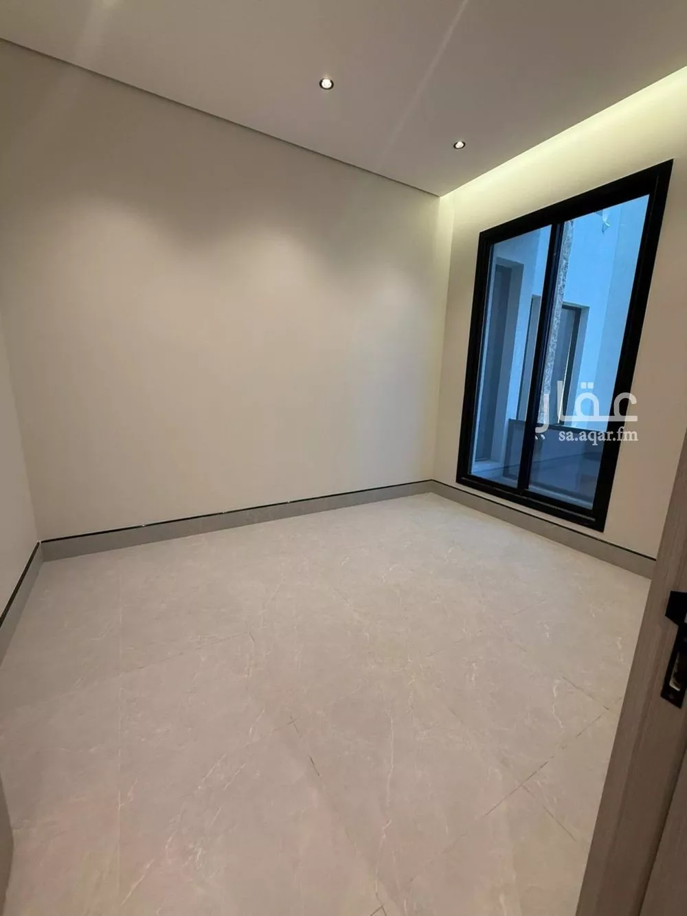 4 bedroom apartment in Dhahrat Laban 4