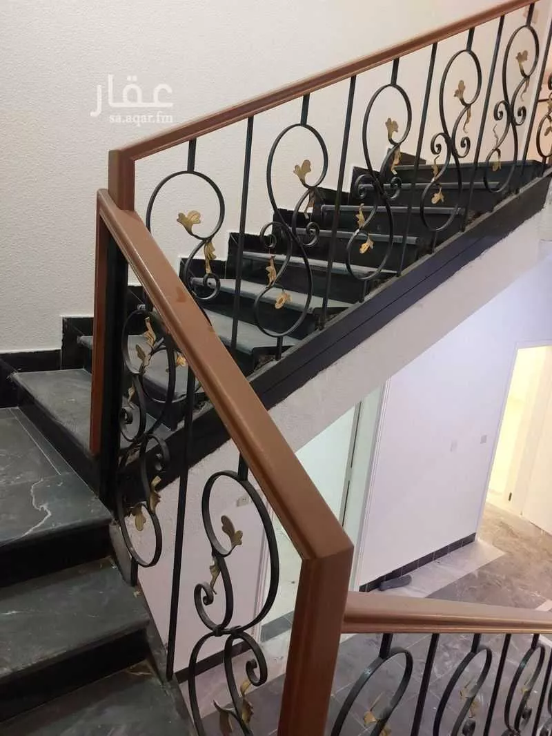 فيلا 6 غرف في التعاون 25