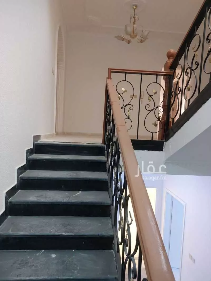 فيلا 6 غرف في التعاون 6