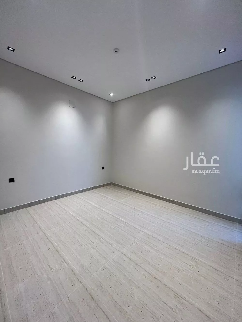 شقة 4 غرف في عكاظ 23