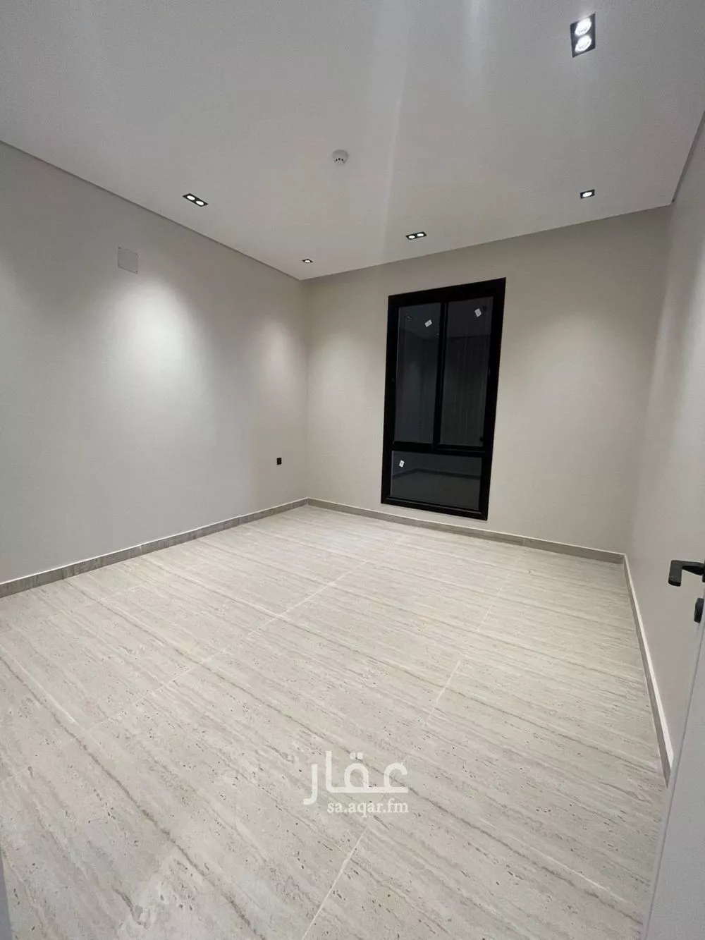 شقة 4 غرف في عكاظ 8