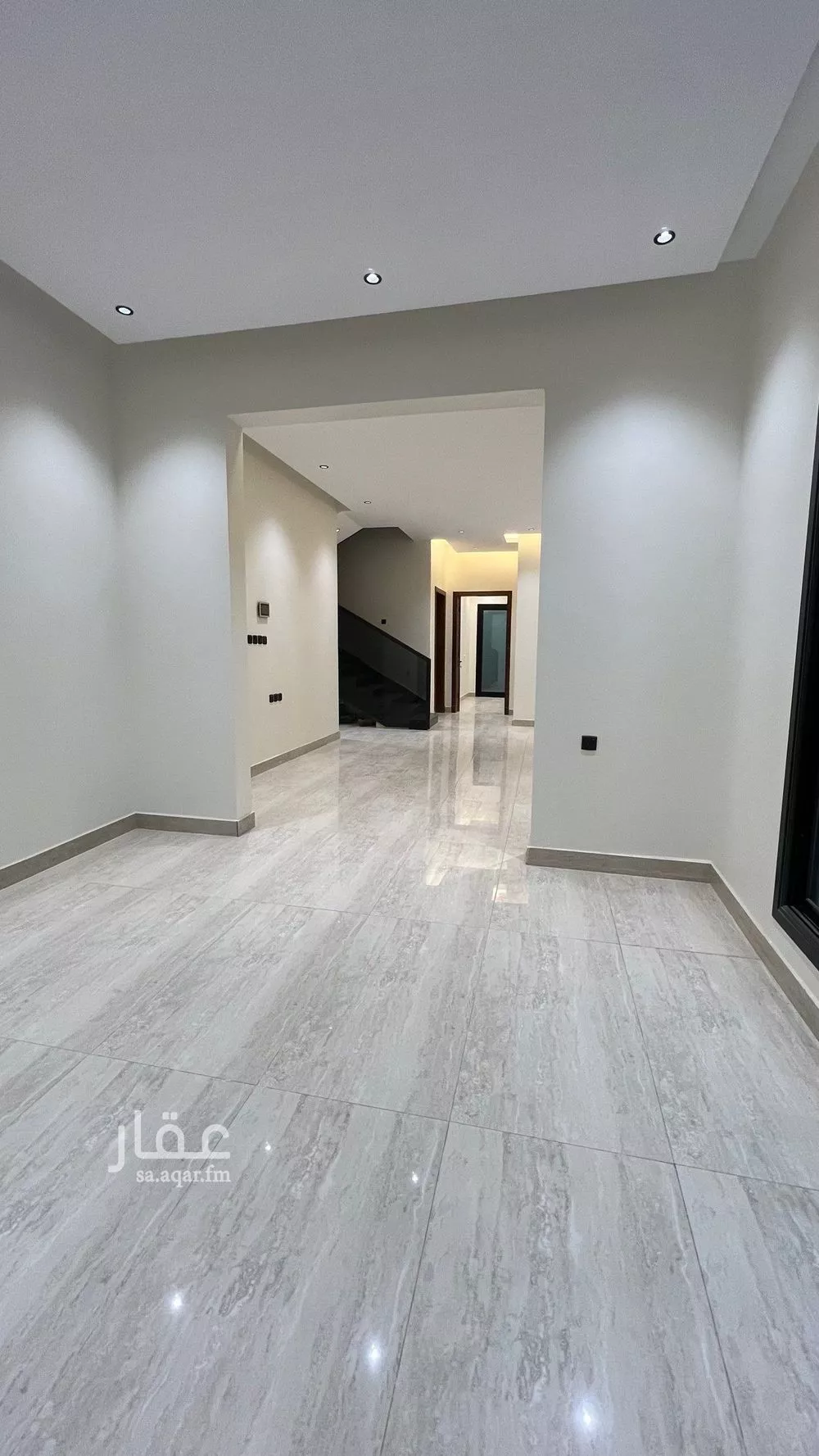 شقة 6 غرف في عكاظ 24