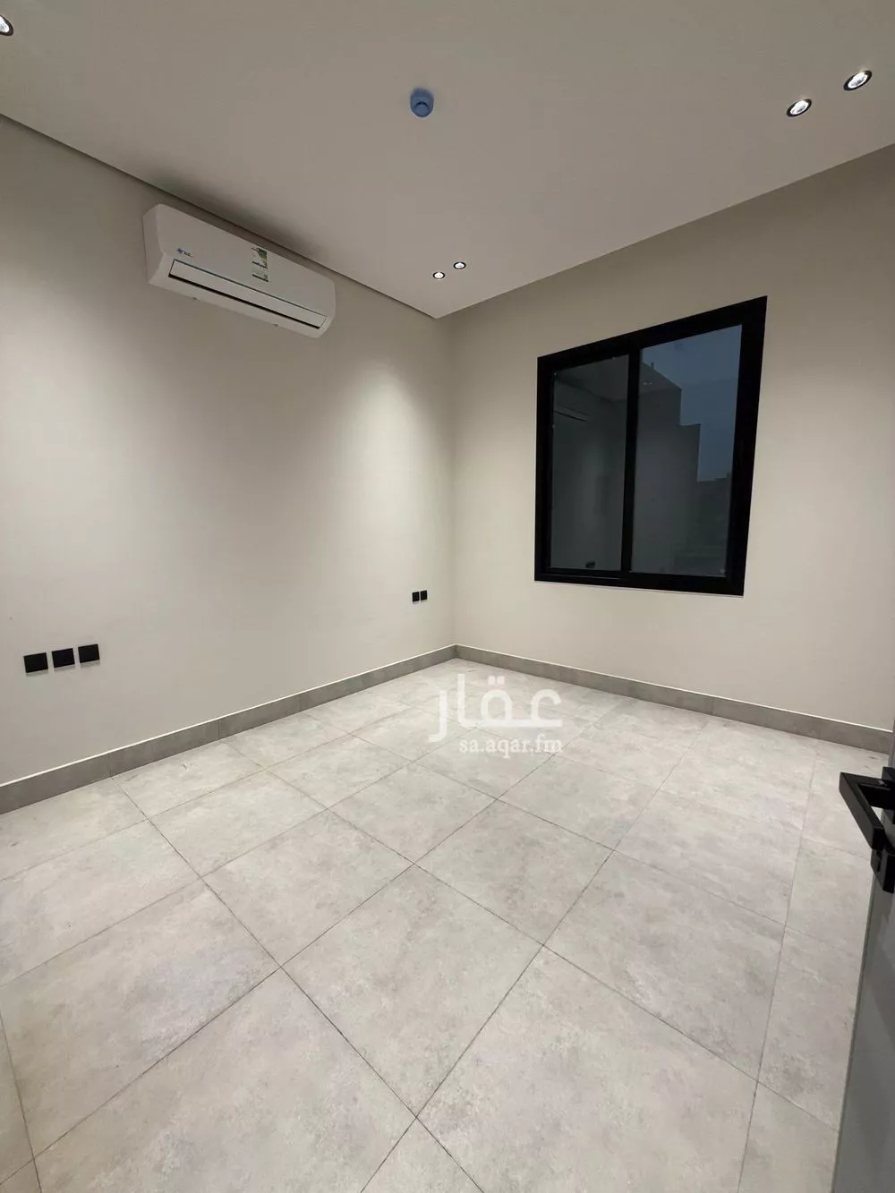 شقة 3 غرف في العارض 12