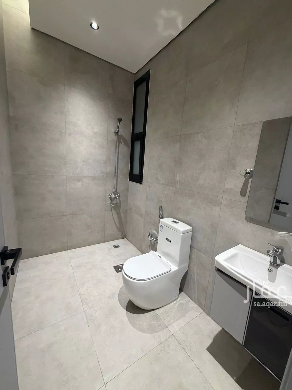 شقة 3 غرف في العارض 8