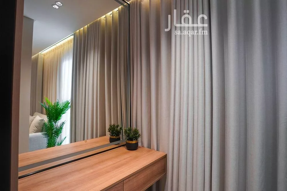 شقة 1 غرف في الملقا 5