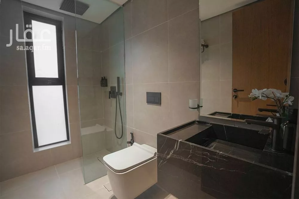 شقة 1 غرف في الملقا 6