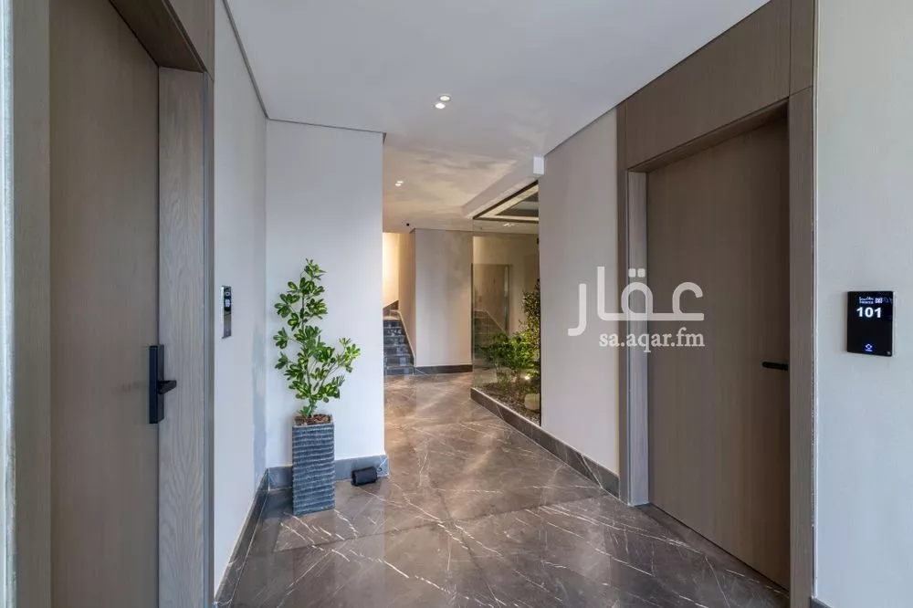 شقة 1 غرف في الملقا 8