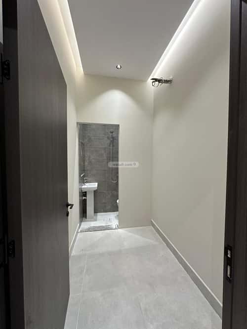 شقة  في الروضة 11