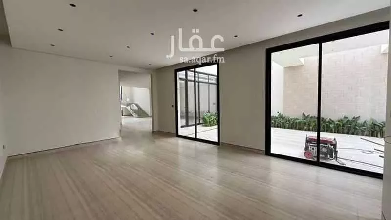 فيلا 6 غرف في النرجس 12