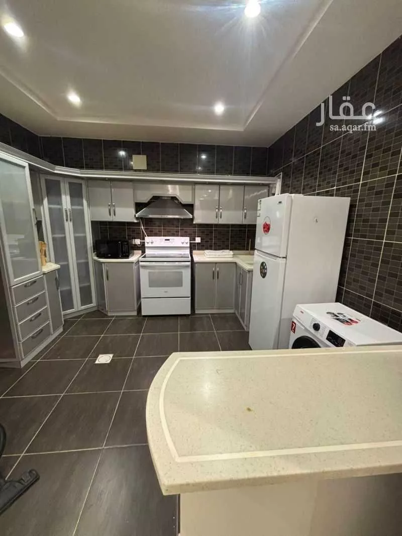 شقة 2 غرف في الملقا 6