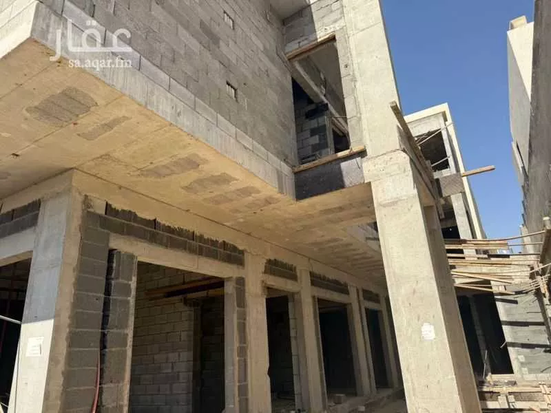 فيلا 5 غرف في الندى 8