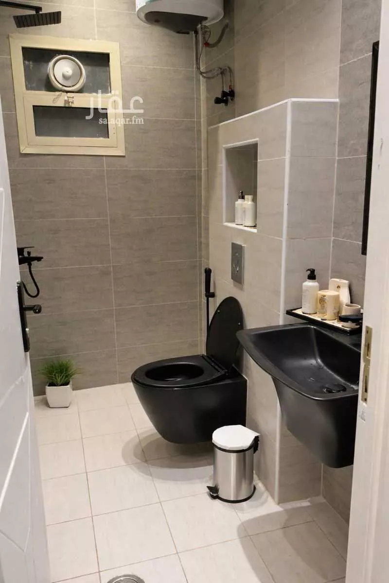 شقة 1 غرف في الملقا 4