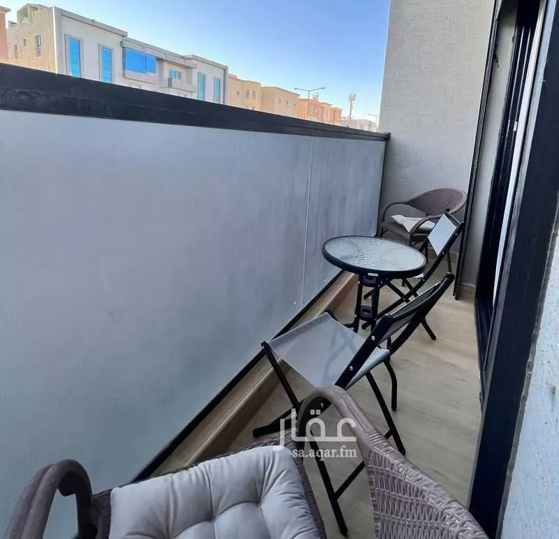 شقة 3 غرف في الملقا 8