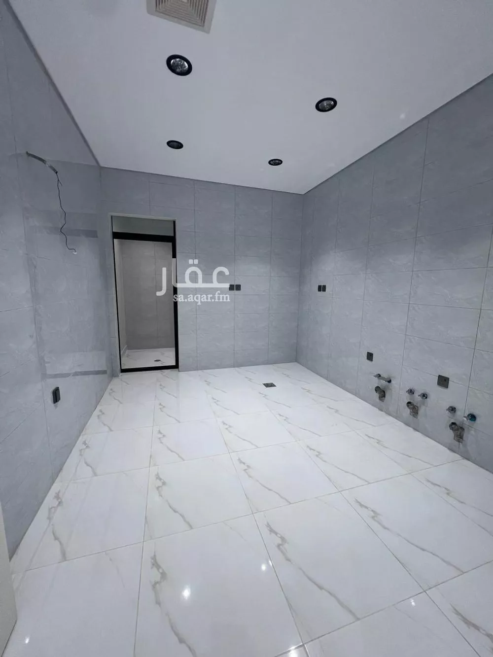 شقة 5 غرف في الريان 18