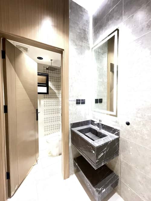 شقة 5 غرف في الملك فهد 7