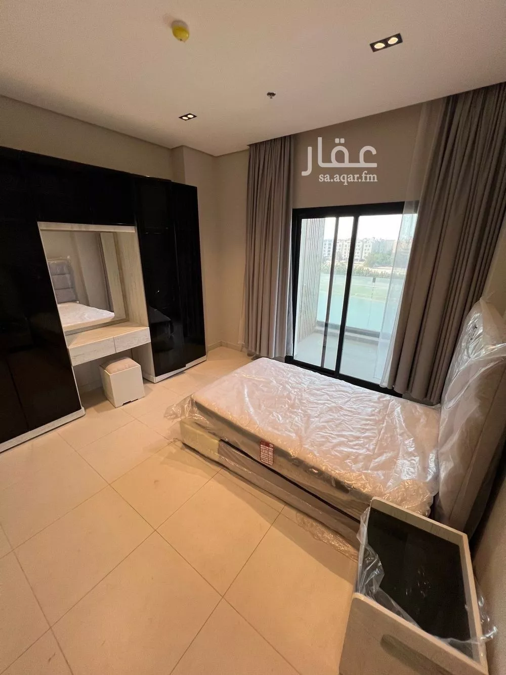 شقة 3 غرف في الحمرا 5