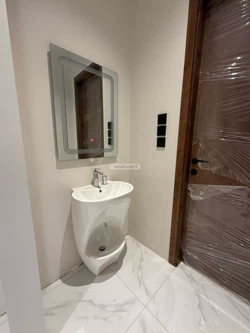 شقة 5 غرف في الرانوناء 8