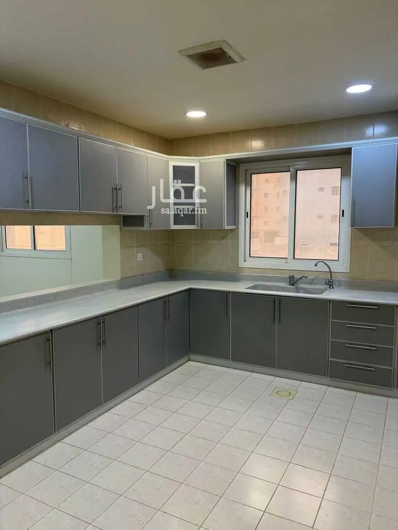 شقة 3 غرف في الحمرا 6