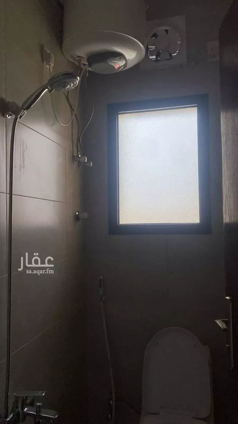 عمارة 232 م² في الثقبة 4