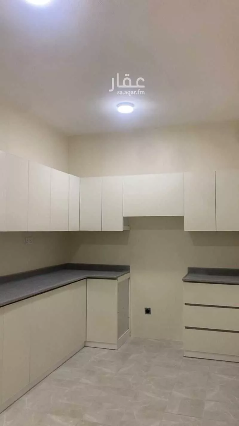 عمارة 232 م² في الثقبة 10