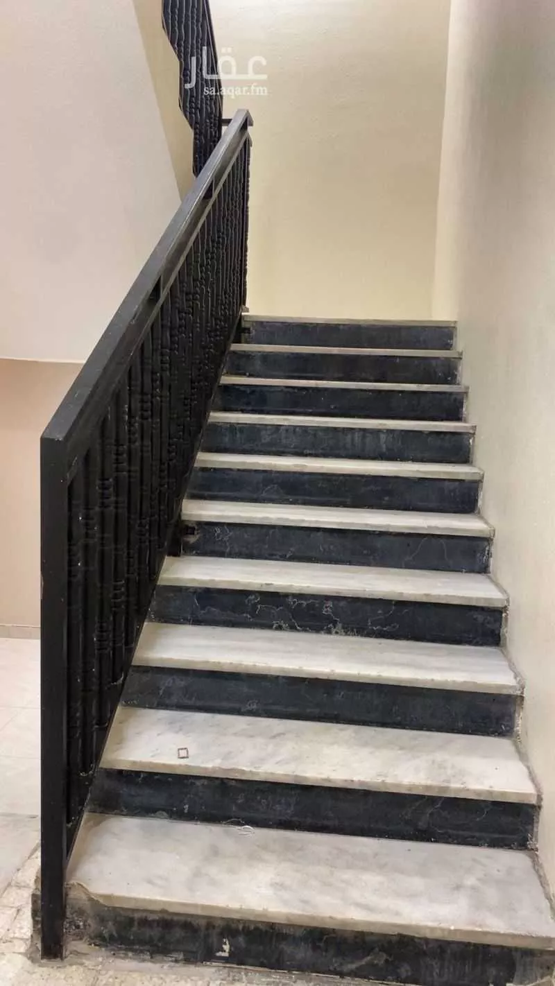 عمارة 302 م² في الخبر الشمالية 6