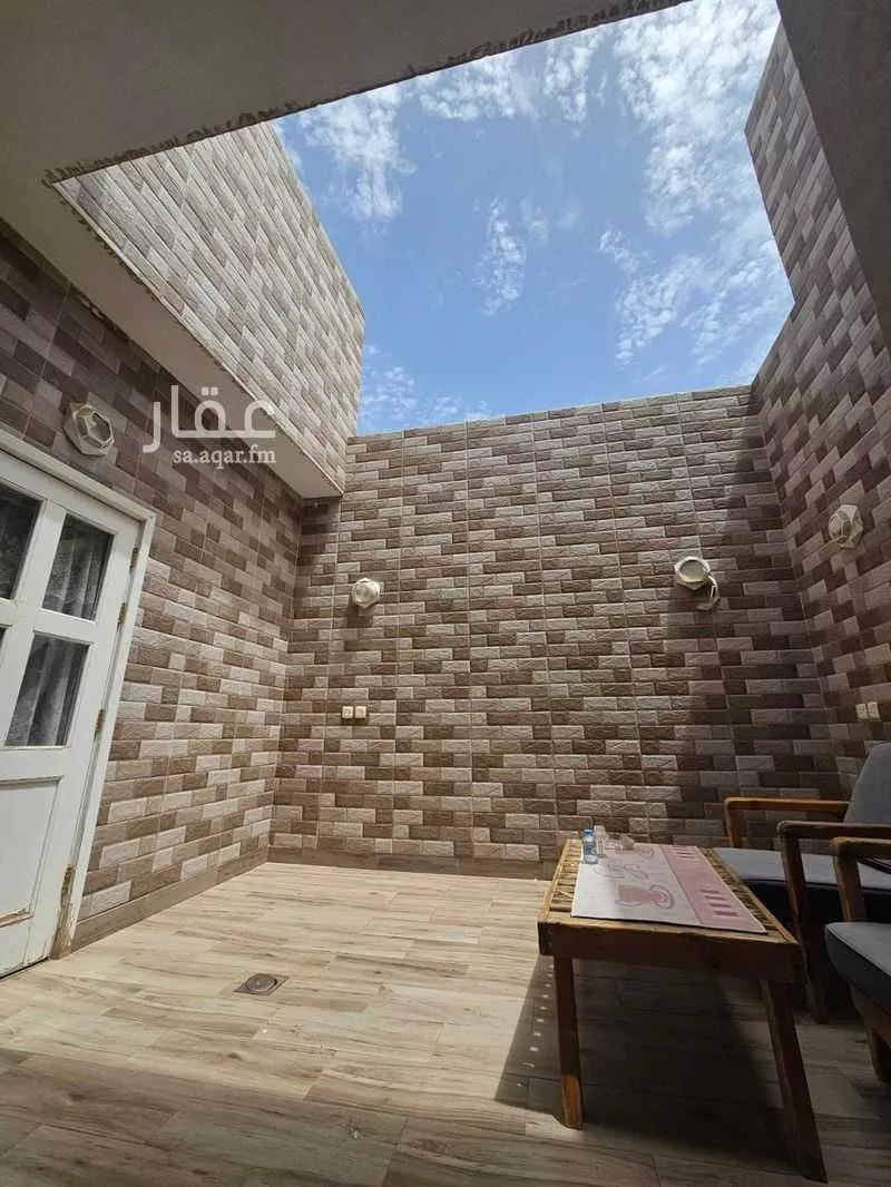 فيلا 12 غرف في الروابي 10